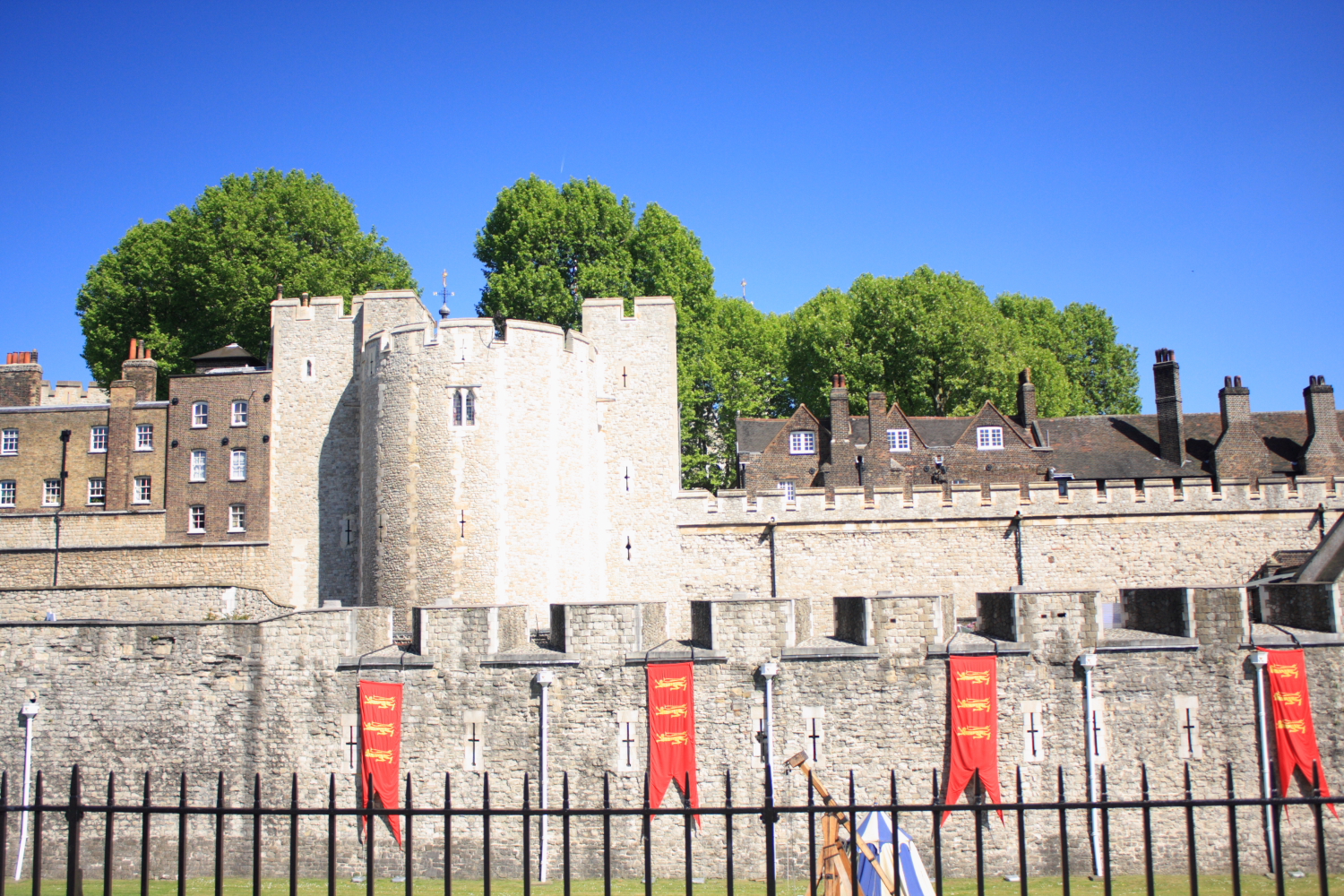 Siege Warfare demonstration at the Tower of London