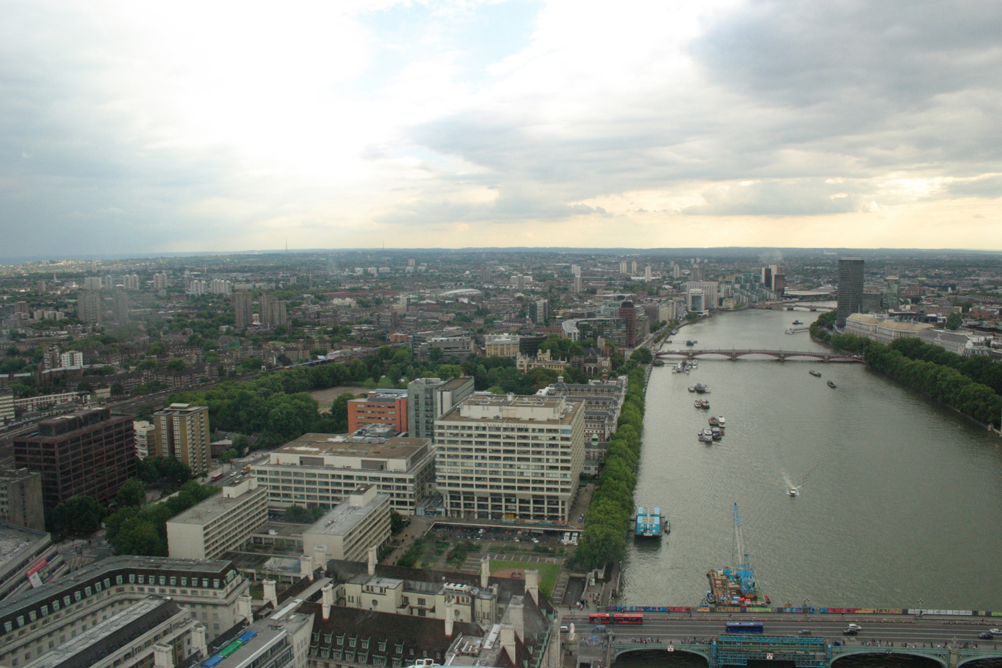 St Thomas Hospital and County Hall as seen from the London Eye, the parkland just beyond the Hospital is the grounds of the Lambeth Palace.