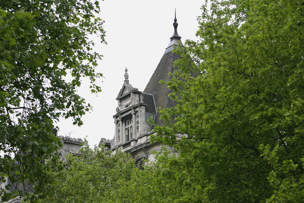 Building on Victoria Embankment
